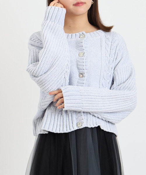 ASTORIA ODIER（アストリアオディール）の「ベロアモールアソートボタンカーディガン（カーディガン/ボレロ・レディース・ブラック/サックスブルー/ピンクベージュ/ホワイト・MEDIUM）」の3枚目の写真