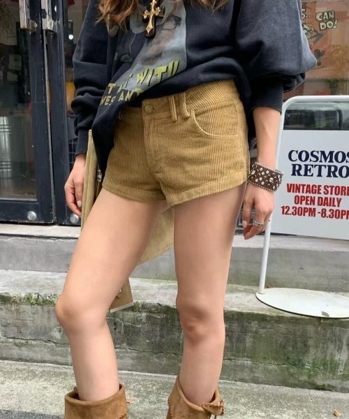 SHEENA(シーナ)の「コーデュロイショートパンツ(その他パンツ・レディース・ブラック/ブラウン/キャメル・M)」の6枚目の写真