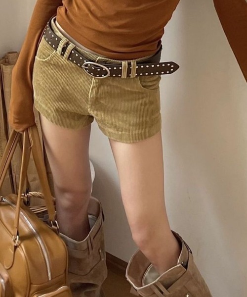 SHEENA(シーナ)の「コーデュロイショートパンツ(その他パンツ・レディース・ブラック/ブラウン/キャメル・M)」の13枚目の写真