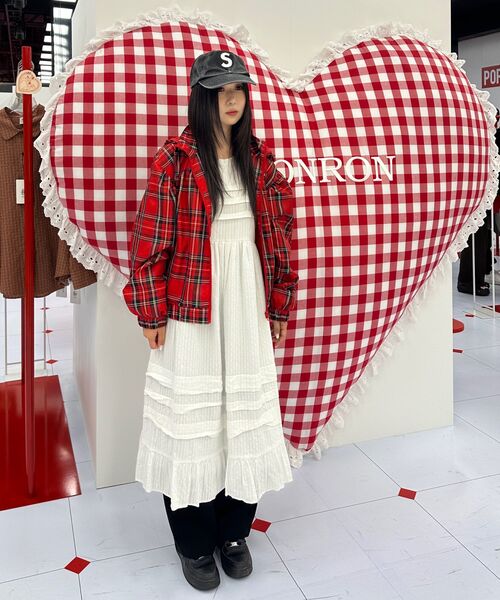 RONRON(ロンロン)の「PENDANT FRILL HOODIE WIND JUMPER RED CHECK(ナイロンジャケット・レディース・その他・FREE)」の15枚目の写真