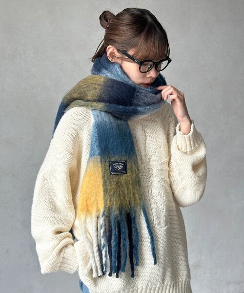 CPCM（シーピーシーエム）の「ミックス糸ニットマフラー（マフラー