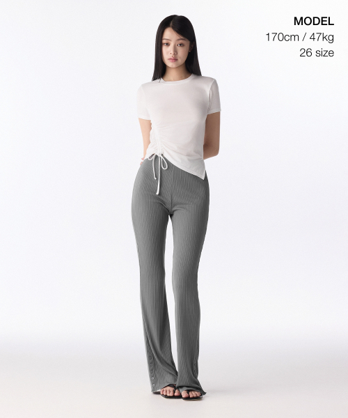 MUSINSA STANDARD WOMAN（ムシンサスタンダードウーマン）の「ウィメンズバーティカルテクスチャーサイドボタンジャージパンツ[グレー]（スラックス・レディース・その他・30/24/26/28）」の2枚目の写真