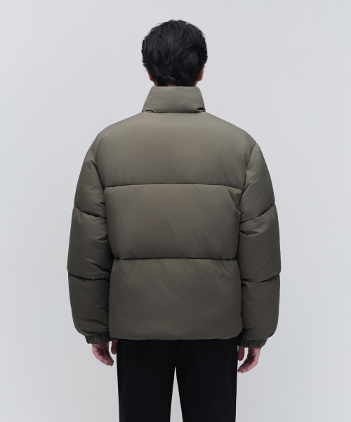 MUSINSA STANDARD（ムシンサスタンダード）の「デイリープファーショートパディングジャケット [ダスティカーキ]（ダウンジャケット/コート・メンズ・その他・SMALL/MEDIUM/LARGE/X-LARGE/XX-LARGE）」の4枚目の写真