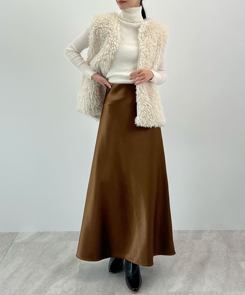 Futier land（フューティアランド）の「厚地サテンスカート（スカート・レディース・アイボリー/ブラック/ブラウン・MEDIUM/LARGE）」の11枚目の写真