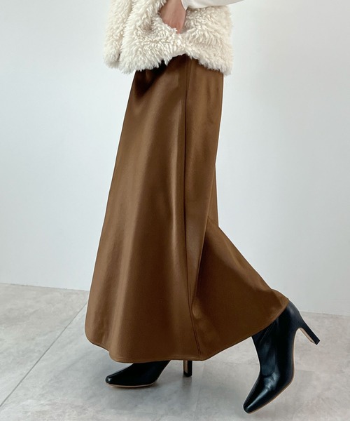 Futier land（フューティアランド）の「厚地サテンスカート（スカート・レディース・アイボリー/ブラック/ブラウン・MEDIUM/LARGE）」の12枚目の写真