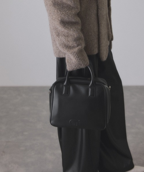 ADAM ET ROPE'（アダムエロペ）の「【サステナブル】ロゴボストンバッグ（ボストンバッグ・レディース・シルバー/ブラック・FREE）」の11枚目の写真