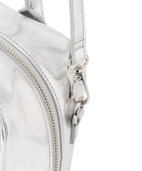 ADAM ET ROPE'（アダムエロペ）の「【サステナブル】ロゴボストンバッグ（ボストンバッグ・レディース・シルバー/ブラック・FREE）」の22枚目の写真