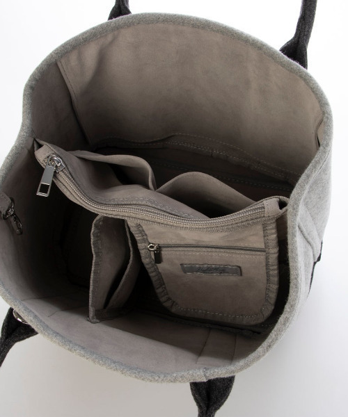 cache cache（カシュ カシュ）の「カシュカシュ cachechche / メルトン風パーテーショントート（トートバッグ・レディース・ダークグレー/ベージュ系その他2/イエロー系その他/グレー系その他・FREE）」の15枚目の写真