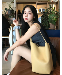 LADY VOLUME（レディーボリューム）の「ソフトフローバケットバッグ (ベージュ)（ショルダーバッグ）」