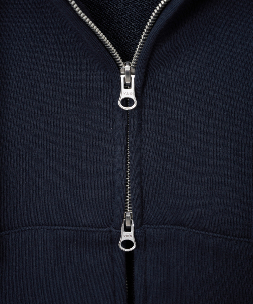 YALE(イェール)の「ウィメンズ Yロゴ クロップフードジップアップ_ネイビー(パーカー・レディース・その他・SMALL/MEDIUM)」の8枚目の写真