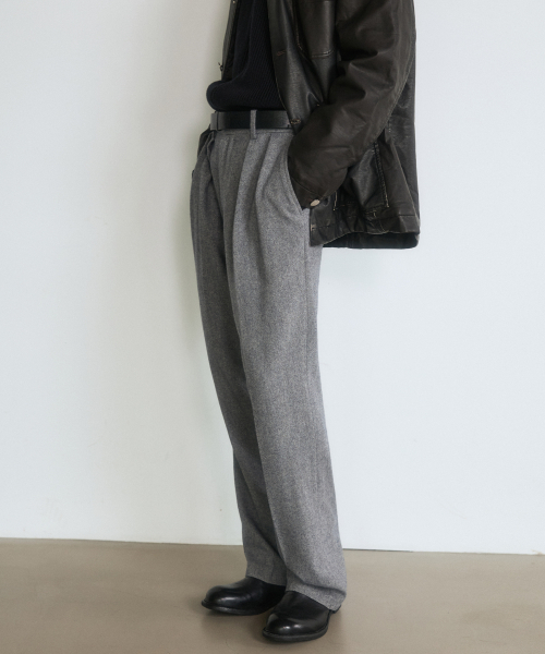 DUSTYWHITE（ダスティーホワイト）の「ヘリンボーンテーラードスラックス（スラックス・メンズ・その他・SMALL/LARGE/MEDIUM）」の2枚目の写真