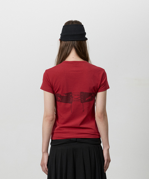 THREE TO EIGHTY(スリートゥエイティー)の「STANDARD CORSET GRAPHIC TEE RED(Tシャツ/カットソー・レディース・その他・FREE)」の3枚目の写真