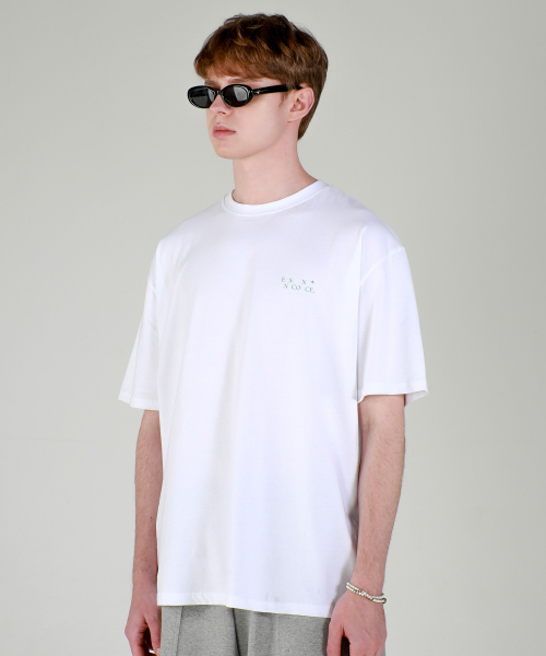 ESN(イーエスエヌ)の「エイシッドアートワークオーバーサイズTシャツホワイト(Tシャツ/カットソー・メンズ・その他・LARGE/MEDIUM)」の1枚目の写真
