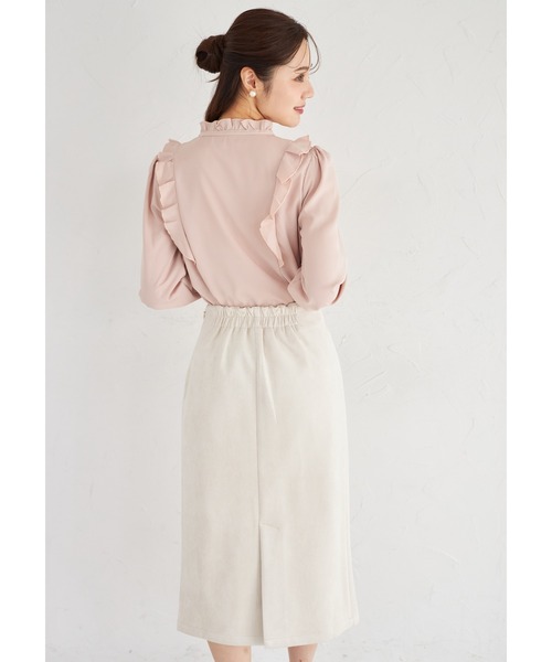 tocco closet(トッコ クローゼット)の「変形飾り釦付きスエードラップ風タイトスカート(スカート・レディース・ラベンダー/グレイッシュベージュ/ピンクベージュ・M)」の4枚目の写真