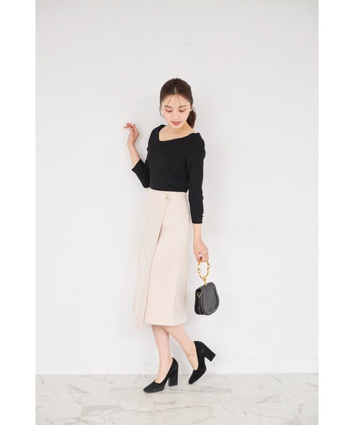 tocco closet(トッコ クローゼット)の「変形飾り釦付きスエードラップ風タイトスカート(スカート・レディース・ラベンダー/グレイッシュベージュ/ピンクベージュ・M)」の13枚目の写真