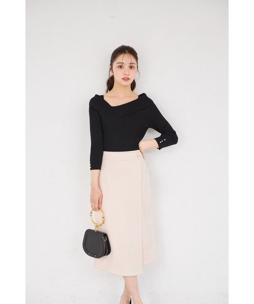 tocco closet(トッコ クローゼット)の「変形飾り釦付きスエードラップ風タイトスカート(スカート・レディース・ラベンダー/グレイッシュベージュ/ピンクベージュ・M)」の15枚目の写真