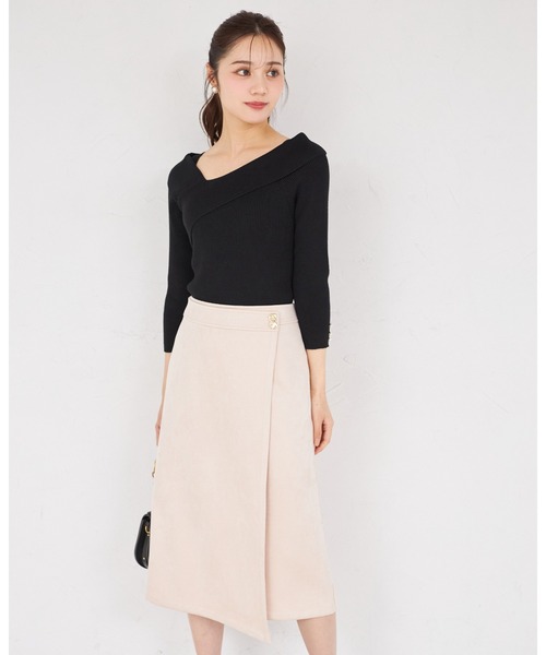 tocco closet(トッコ クローゼット)の「変形飾り釦付きスエードラップ風タイトスカート(スカート・レディース・ラベンダー/グレイッシュベージュ/ピンクベージュ・M)」の17枚目の写真