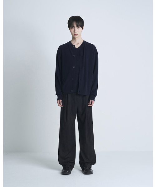 POKER FACE（ポーカーフェイス）の「FARASHA CASHMERE ROUND NECK CARDIGAN DARK NAVY（ニット/セーター・レディース・その他・46/48/50）」の3枚目の写真