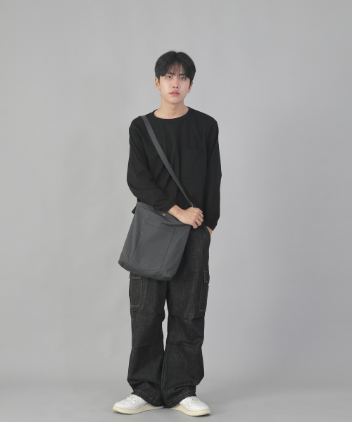 SAINTCREW(セントクルー)の「ダウンタウン M クロスバッグ DMC-120 ダークグレー(メッセンジャーバッグ・メンズ・その他・フリー)」の8枚目の写真