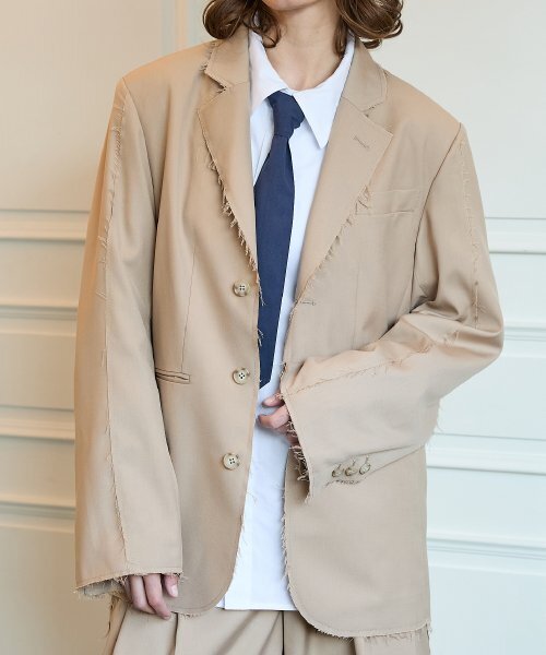 WaiKei(ワイケイ)の「カットアウトオーバーサイズブレザー ベージュ(テーラードジャケット・レディース・その他・1/2)」の1枚目の写真