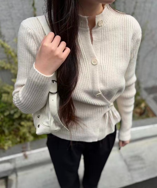 mebole(メボレ)の「Cross Waist Slim Knit Top(ニット/セーター・レディース・アイボリー/グレー・FREE)」の21枚目の写真