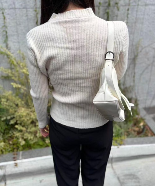 mebole(メボレ)の「Cross Waist Slim Knit Top(ニット/セーター・レディース・アイボリー/グレー・FREE)」の10枚目の写真