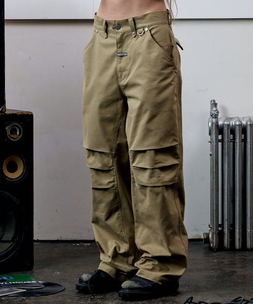 THEVINYLHOUSE(ザバイニルハウス)の「CURVED KNEE DART PANTS BEIGE(その他パンツ・メンズ・その他・S/M/L)」の1枚目の写真