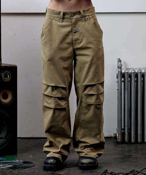THEVINYLHOUSE(ザバイニルハウス)の「CURVED KNEE DART PANTS BEIGE(その他パンツ・メンズ・その他・S/M/L)」の2枚目の写真