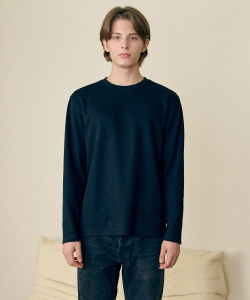 BASIC HOUSE(ベーシックハウス)の「ニットライクラウンドネック長袖TシャツブラックLZTS6105(Tシャツ/カットソー・メンズ・ブラック・FREE)」の2枚目の写真