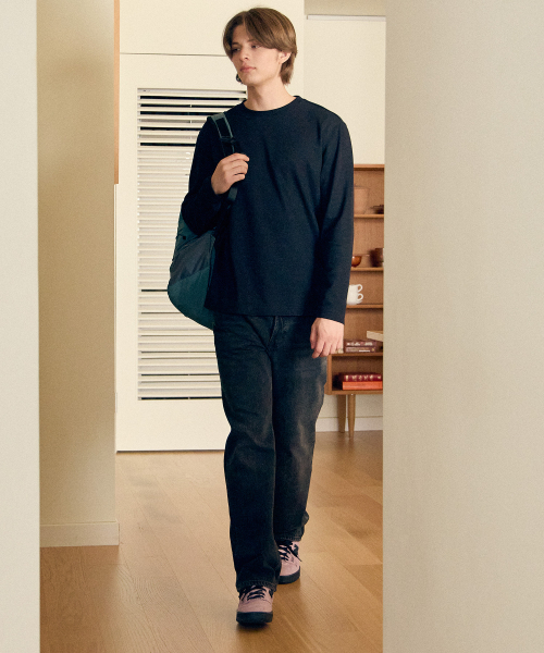 BASIC HOUSE(ベーシックハウス)の「ニットライクラウンドネック長袖TシャツブラックLZTS6105(Tシャツ/カットソー・メンズ・ブラック・FREE)」の9枚目の写真