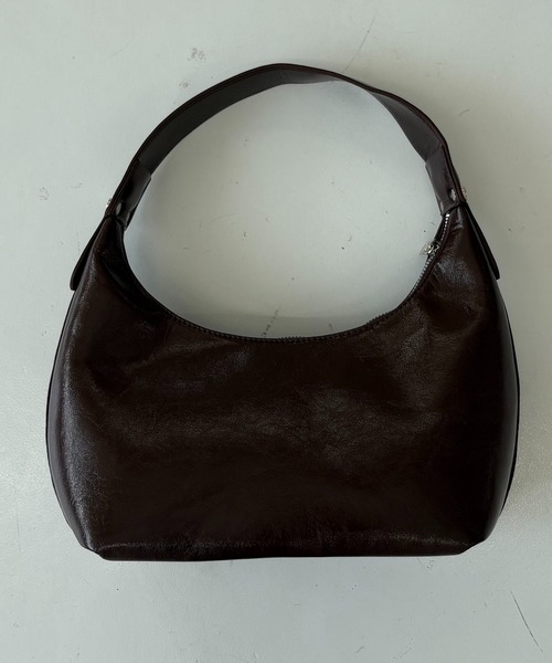 AUREN（オーレン）の「【ユニセックス】ワンショルダーミニバッグ / きれいめ / シンプル（ショルダーバッグ・レディース・ブラック/ブラウン・FREE）」の7枚目の写真