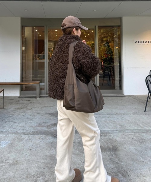 KOBE LETTUCE（コウベレタス）の「[ yuri.さんコラボ ] ナイロンショルダーバッグ（ショルダーバッグ・レディース・ブラウン/カーキブラウン/ブラック・F）」の11枚目の写真