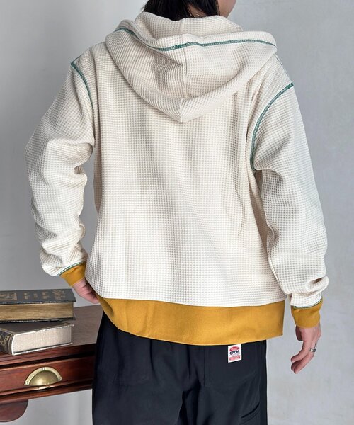 CPCM（シーピーシーエム）の「ワッフルリブ配色ジップパーカー（パーカー・メンズ・ブラウン/アイボリー・FREE）」の6枚目の写真