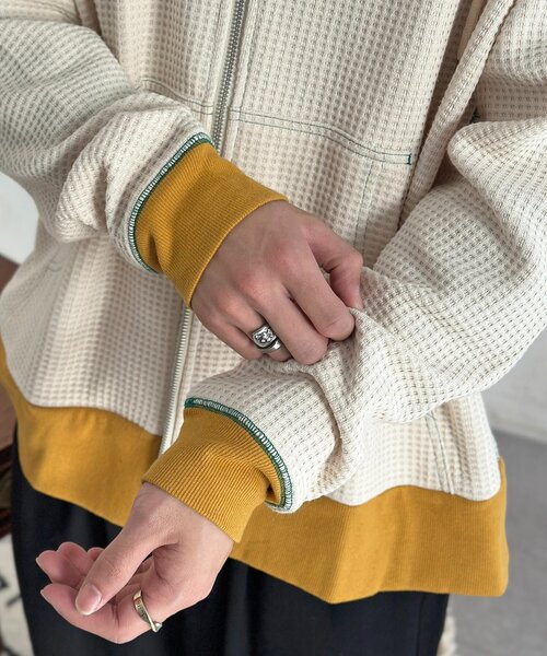 CPCM（シーピーシーエム）の「ワッフルリブ配色ジップパーカー（パーカー・メンズ・ブラウン/アイボリー・FREE）」の10枚目の写真