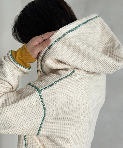 CPCM（シーピーシーエム）の「ワッフルリブ配色ジップパーカー（パーカー・メンズ・ブラウン/アイボリー・FREE）」の12枚目の写真