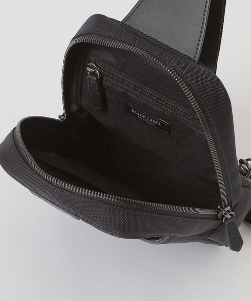 BLACK LABEL CRESTBRIDGE(ブラックレーベル・クレストブリッジ)の「ライトウェイトコーデュラバリスティックスマートボディバック(ボディバッグ/ウエストポーチ・メンズ・ブラック・FREE)」の5枚目の写真
