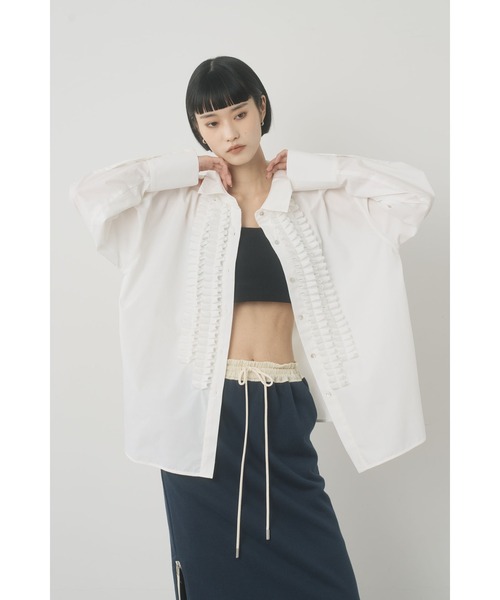 Limue(リミュ)の「フロントフリルディテールシャツ(シャツ/ブラウス・レディース・ピンク/ストライプ/オフホワイト・FREE)」の1枚目の写真
