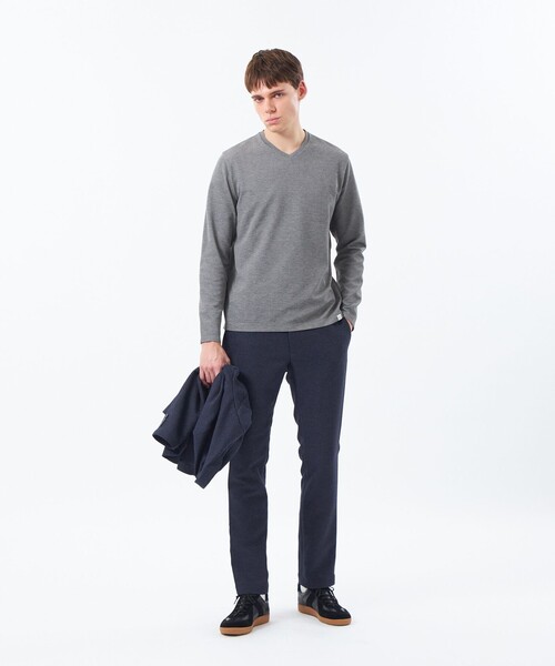 MACKINTOSH PHILOSOPHY（ﾏｯｷﾝﾄｯｼｭ ﾌｨﾛｿﾌｨｰ）の「VネックロンT ストレッチミラノリブ（Tシャツ/カットソー・メンズ・ライトブルー/ホワイト/ブラック/グレー系その他・38/40）」の6枚目の写真