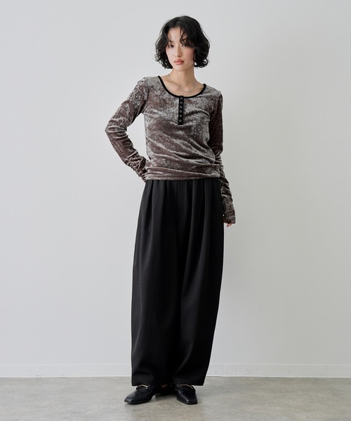 NOGLE(ノグル)の「【NOGLE/ノグル】シアーベロアヘンリーネックトップス(Tシャツ/カットソー・レディース・ブラック/ホワイト/グレー/ブラウン・FREE)」の15枚目の写真