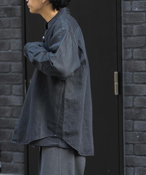 FORK&SPOON(フォークアンドスプーン)の「FORK&SPOON ペーパーデニムシャツ(シャツ/ブラウス・メンズ・ブラック/ブルー・4/5)」の3枚目の写真