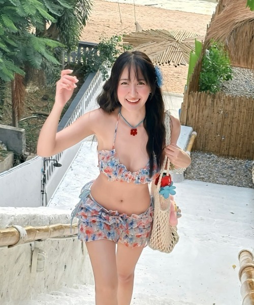 gossip!ロサンゼルス(ゴシップロサンゼルス)の「【Y2Kガーリー】レトロ スイート フリルスカート付き 3点セット水着(水着・レディース・ブルー/グリーン・FREE)」の7枚目の写真