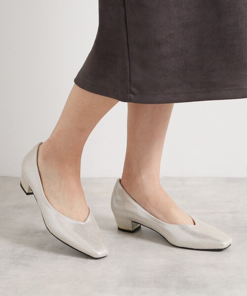 ITS'DEMO（イッツデモ）の「【クッション性／静音】ローヒールベーシックパンプス（パンプス・レディース・ブラック/ピンクゴールド/シルバー・40/38）」の4枚目の写真