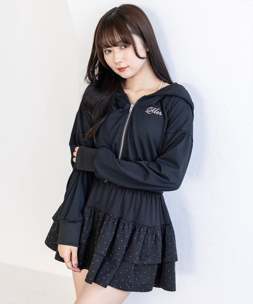 clear（クリア）の「ワンポイントラインストーンパーカー(セット可)[カジュアル 着回し抜群 大人]≪新作≫（パーカー・レディース・ブラック/グレー・F）」の2枚目の写真