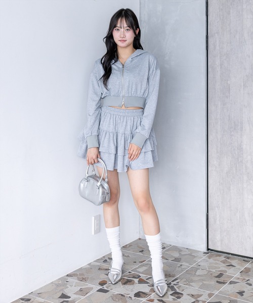 clear（クリア）の「ワンポイントラインストーンパーカー(セット可)[カジュアル 着回し抜群 大人]≪新作≫（パーカー・レディース・ブラック/グレー・F）」の5枚目の写真