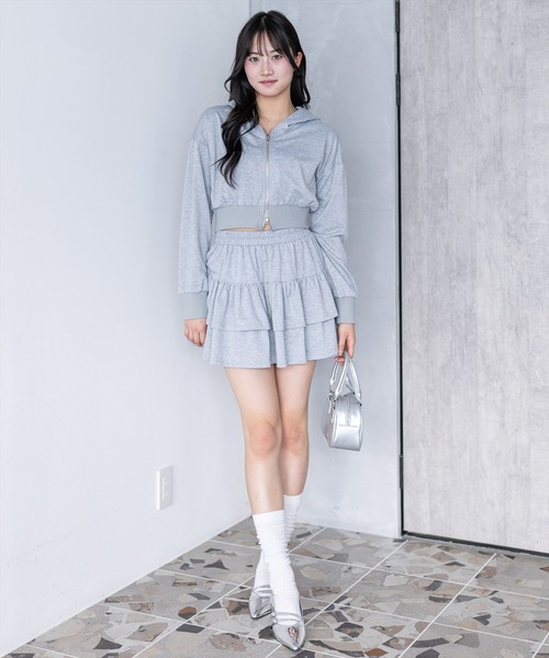 clear（クリア）の「ワンポイントラインストーンパーカー(セット可)[カジュアル 着回し抜群 大人]≪新作≫（パーカー・レディース・ブラック/グレー・F）」の6枚目の写真