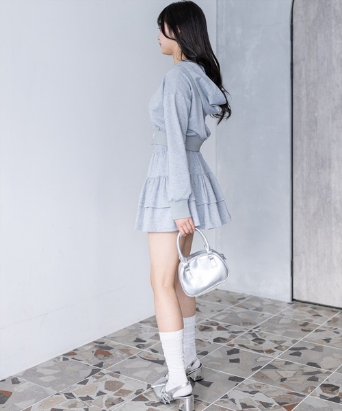 clear（クリア）の「ワンポイントラインストーンパーカー(セット可)[カジュアル 着回し抜群 大人]≪新作≫（パーカー・レディース・ブラック/グレー・F）」の7枚目の写真