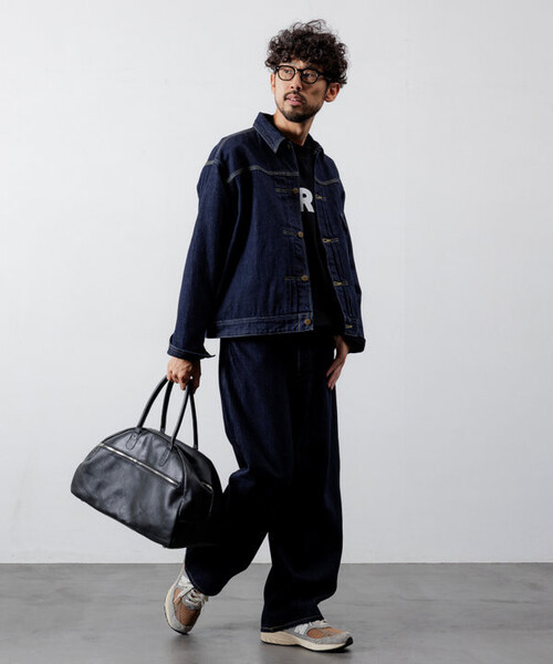 Firsthand(ファーストハンド)の「Firsthand/ファーストハンド Big Leather Boston bag / レザーボストンバッグ / 牛革 / 撥水レザー / A4収納可能(ボストンバッグ・メンズ・ブラック・ONE SIZE)」の9枚目の写真