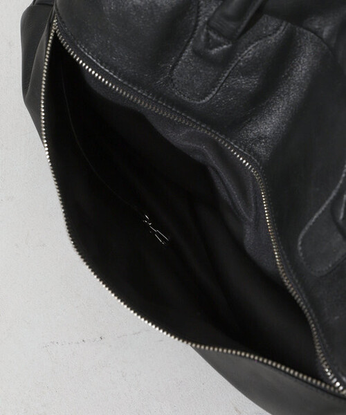 Firsthand(ファーストハンド)の「Firsthand/ファーストハンド Big Leather Boston bag / レザーボストンバッグ / 牛革 / 撥水レザー / A4収納可能(ボストンバッグ・メンズ・ブラック・ONE SIZE)」の17枚目の写真