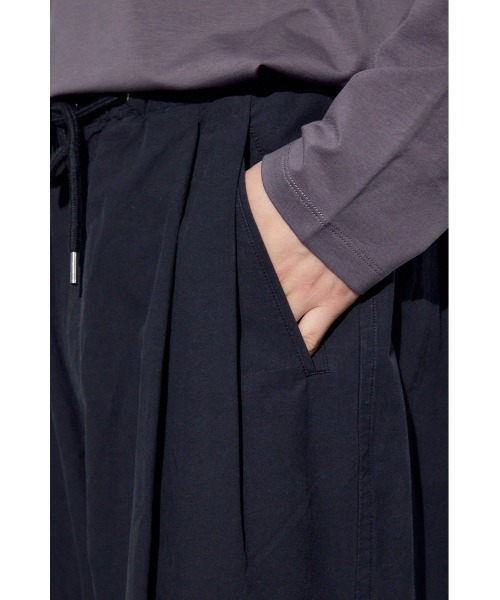 AZUL by moussy(アズールバイマウジー)の「パラシュートパンツ(スラックス・メンズ・ブラック/カーキ/ベージュ・MEDIUM/LARGE)」の12枚目の写真