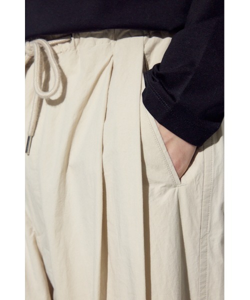 AZUL by moussy(アズールバイマウジー)の「パラシュートパンツ(スラックス・メンズ・ブラック/カーキ/ベージュ・MEDIUM/LARGE)」の22枚目の写真